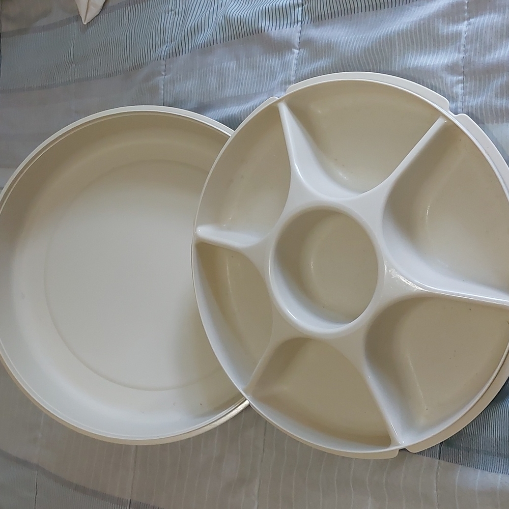 Vtg large tupperware serving dish